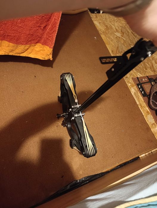 Лък стреляш 8мм метални топчета