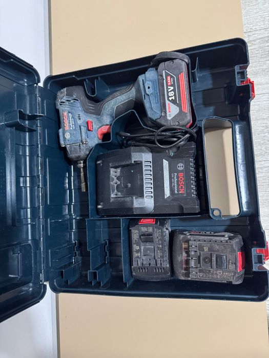 Гайковёрт Bosch GDR 180-LI