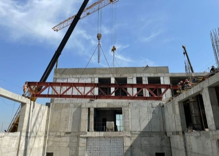 Строительная бригада по проекту.