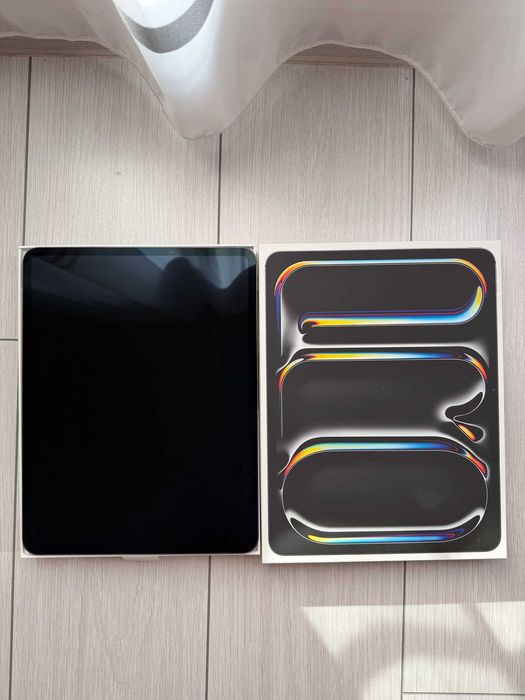 Apple iPad Pro 13" M4 256GB, Wi-Fi  - Pachet complet - Garantie Emag