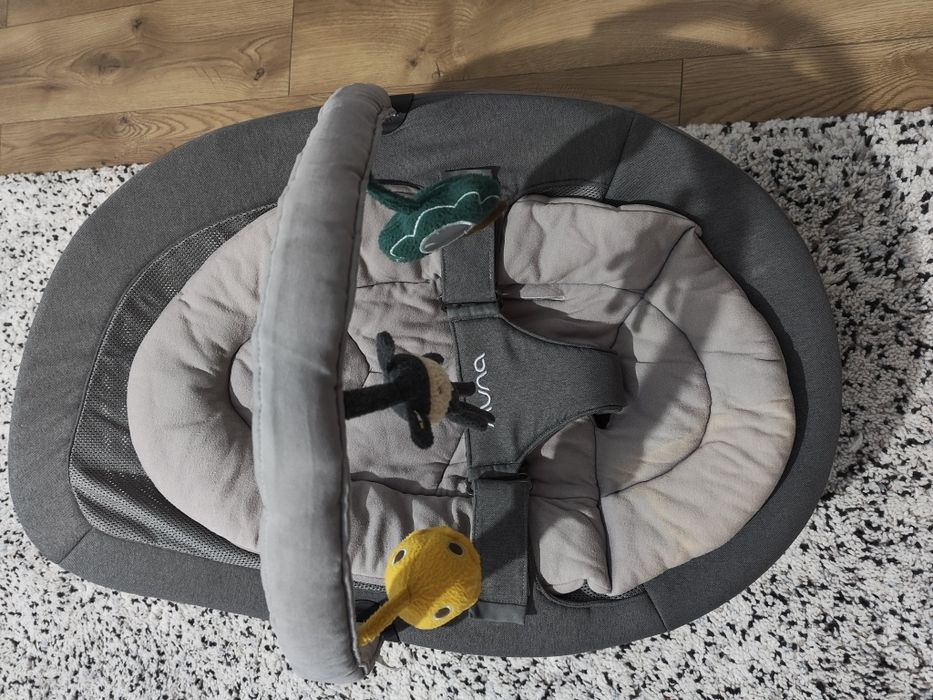 Nuna Leaf cu bară de jucării originală