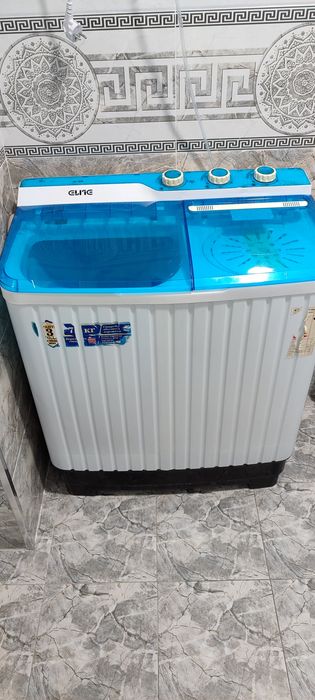 Poluavtomat kir mashina sotiladi