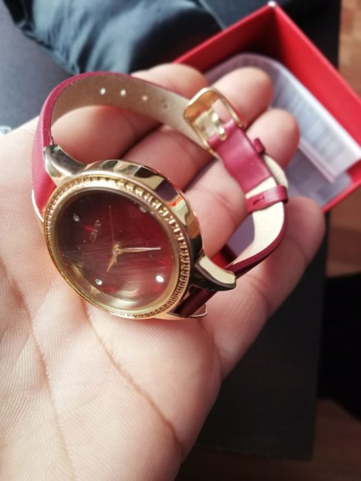 Дамски часовник oriflame НОВ