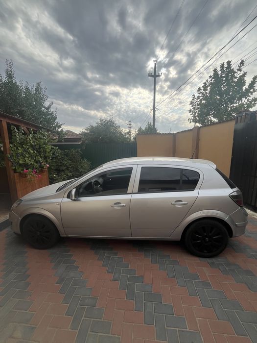 Opel Astra H 1,6 benzina 2010 Automat(secvential)