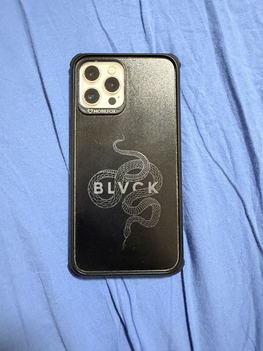 Iphone 12 pro max с калъфа