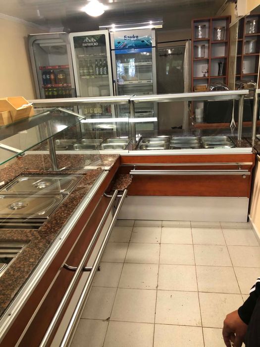 Ветрина за топла и студена кухня