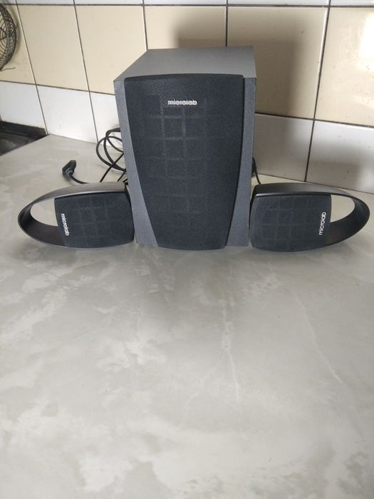 Колонки компьютерные "mikrolab" в отличном рабочем состоянии