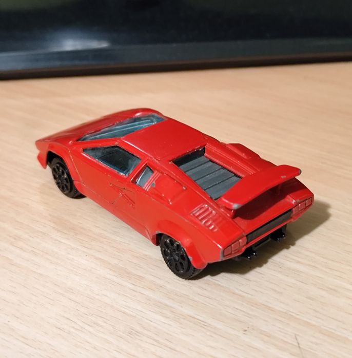 Vând machetă/mașinuță Lamborghini Countach 5000