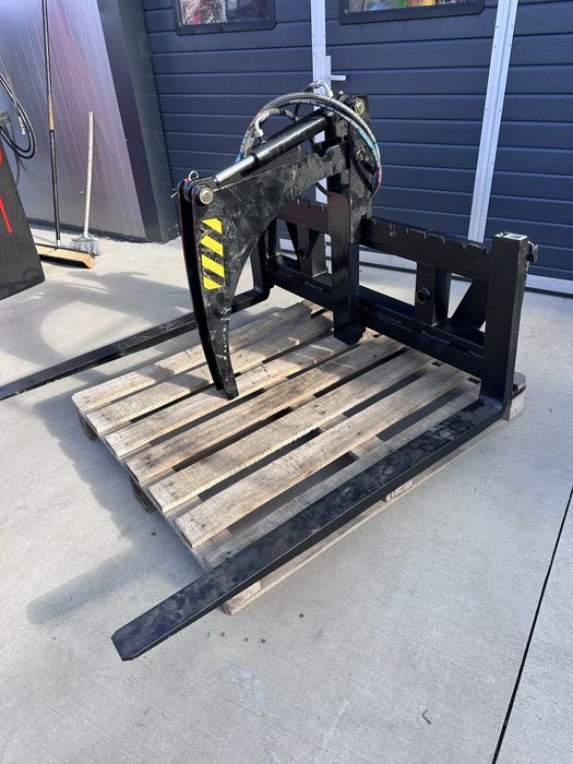 Cadru paleti , graifar tractor incarcator frontal