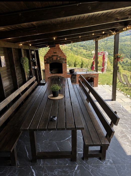 Cabană(6 dormitoare) cu ciubăr de închiriat – Roșia Mo