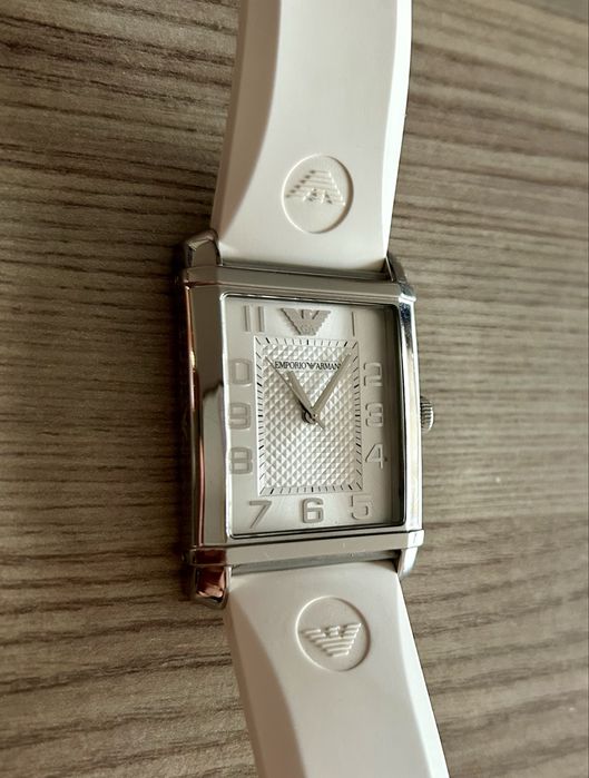 Часовник Emporio Armani и Fossil