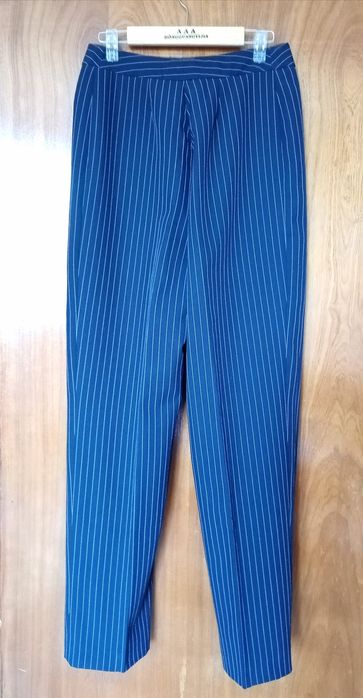 Дамски костюм с дълъг блейзър, елек и панталон