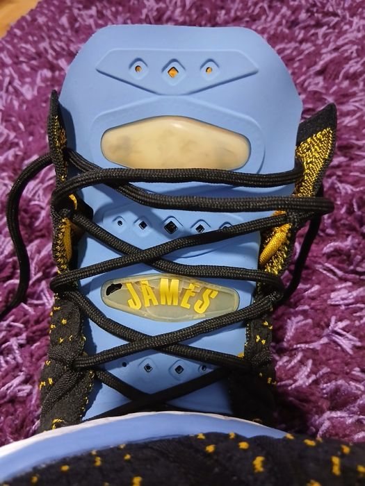 Nike LeBron 18 Dynasty - Minneapolis Lakers


174 €- Mărimea 42,5 Originali