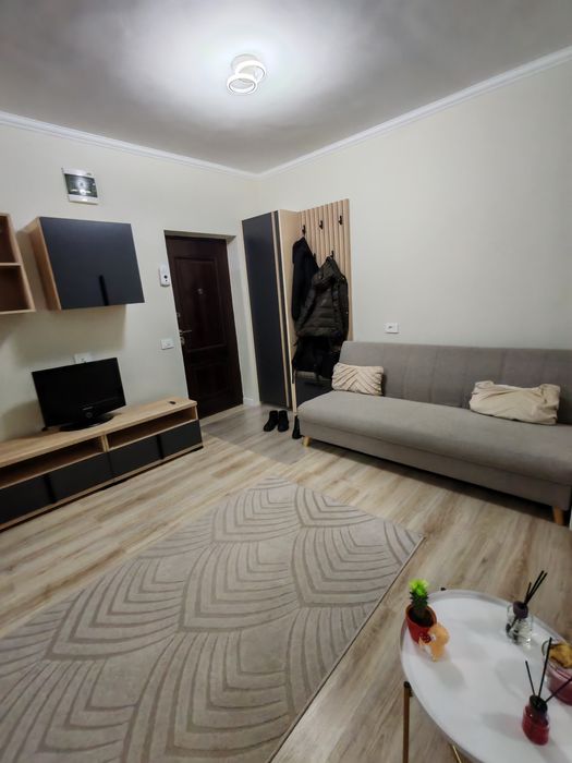 Închiriez Apartament 2 camere, Între Lacuri (cu parcare)