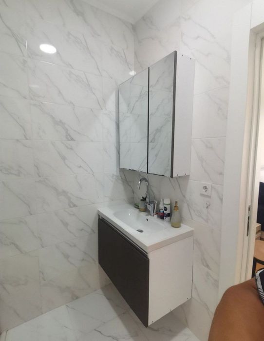 Уборка домов и квартир офисов служебных помещений любого типа !!!