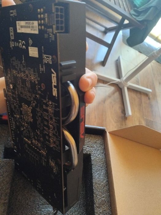 Видео карта AMD RX 570-4GB