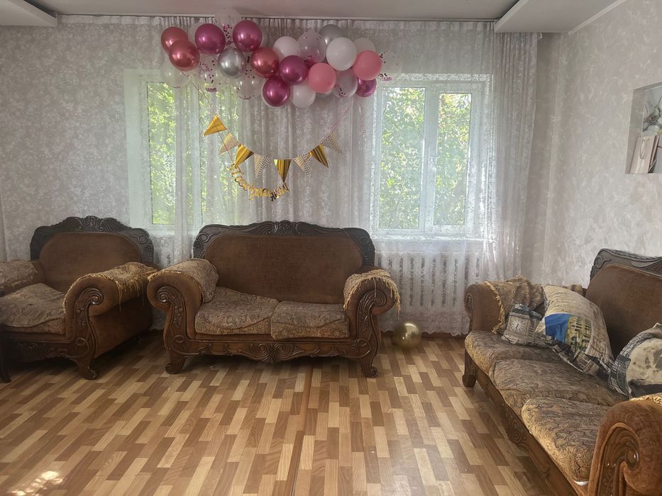 Диваны с креслом