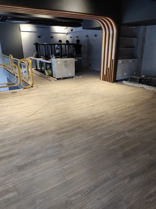 Монтаж  Таркет и ламинированных полов  аккуратно качественно