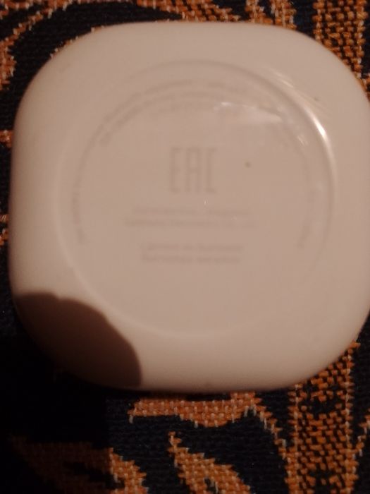 Продам оригинал наушники