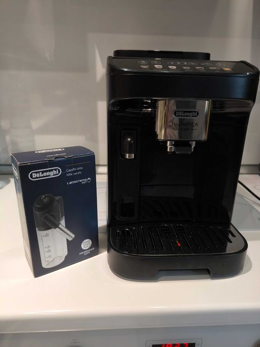 Кафеавтомат\ Каферобот  DeLonghi Magnifica Evo