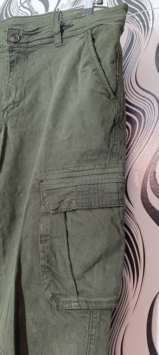 Зелени карго панталони