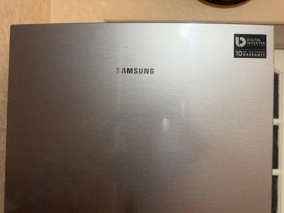 Холодильник Samsung