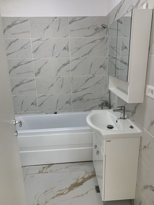 Inchiriez apartament cu 2 camere in Tomesti