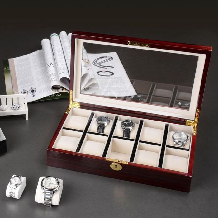 Шкатулка для часов деревянная с ключом