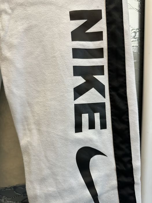 Клин бяло и черно Nike