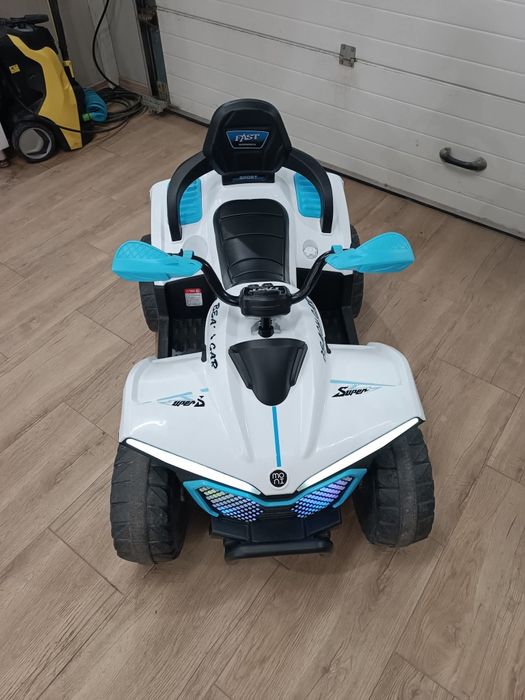 Акумулаторно бъги Moni