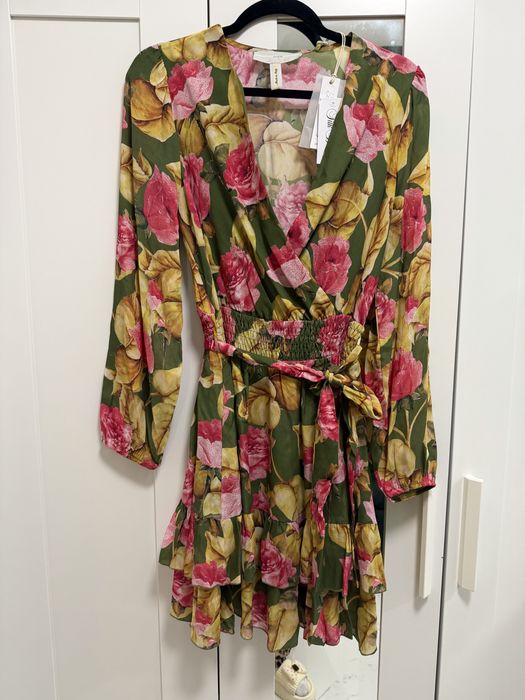 Чисто нова флорална рокля GUESS