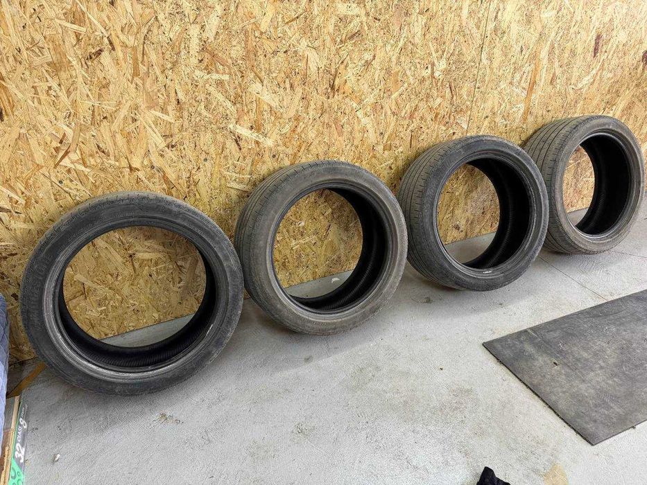 продам б/у летнюю резину 235/45/18