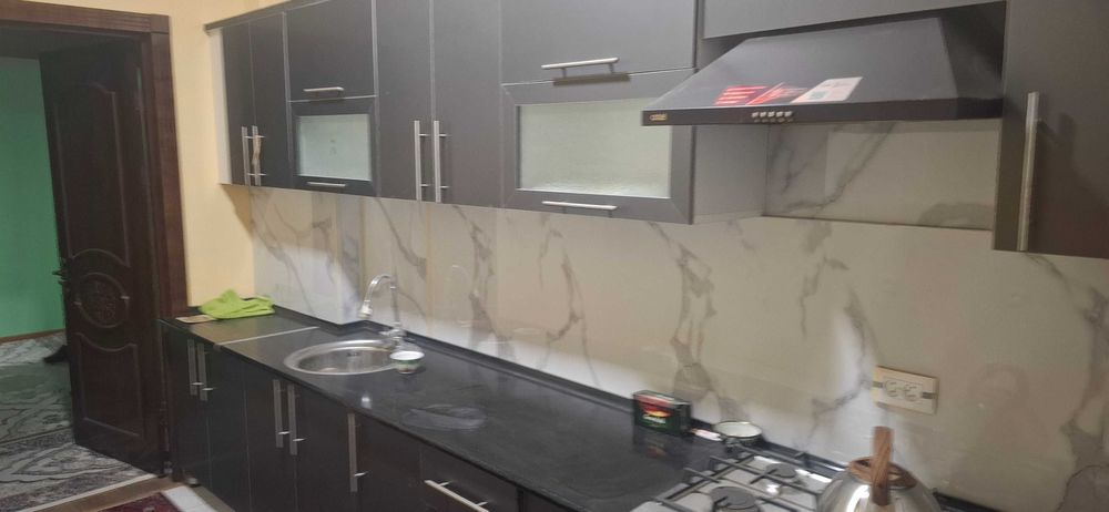 Urganch shaxar Samarqand ko'cha 4 qavat 2 xonali uy ijaraga beriladi