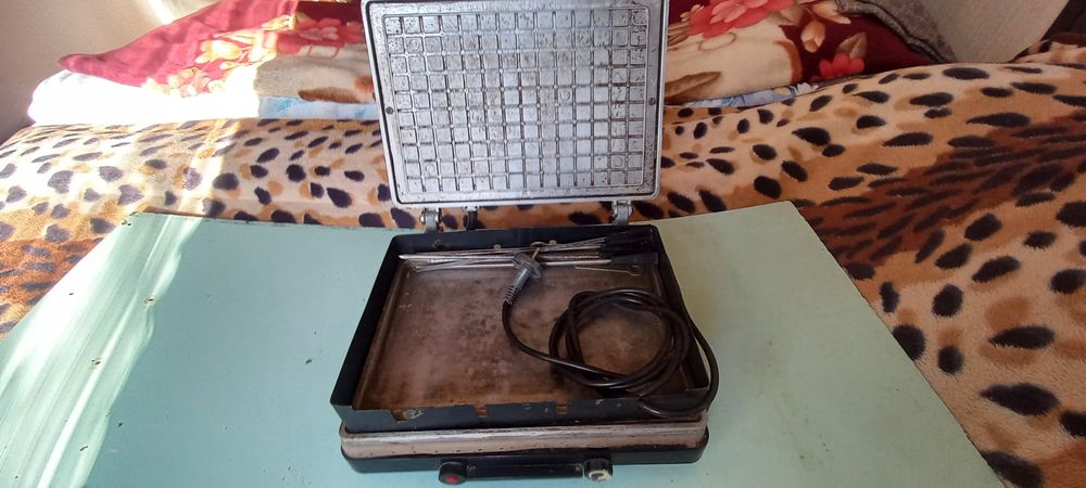 Продаю выжигалка электрическая по дереву два вида вафельницы, ЭКМ 1У