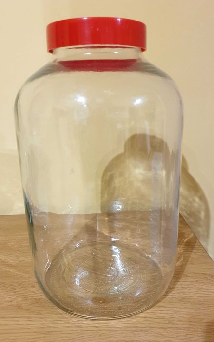 Стъклен буркан 8л нов