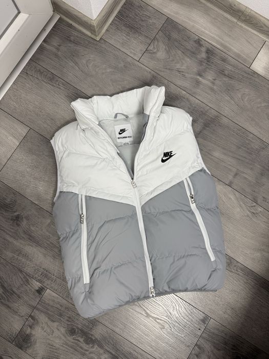 Vesta Nike Storm-fit
