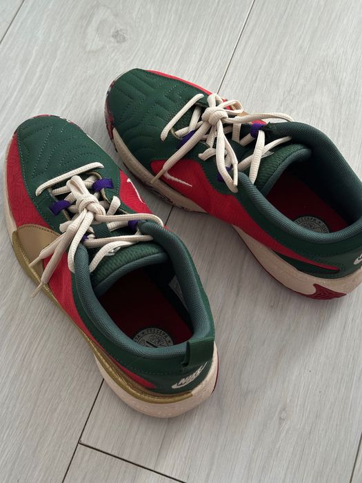 Кроссовки NIKE 15 тыс тенге