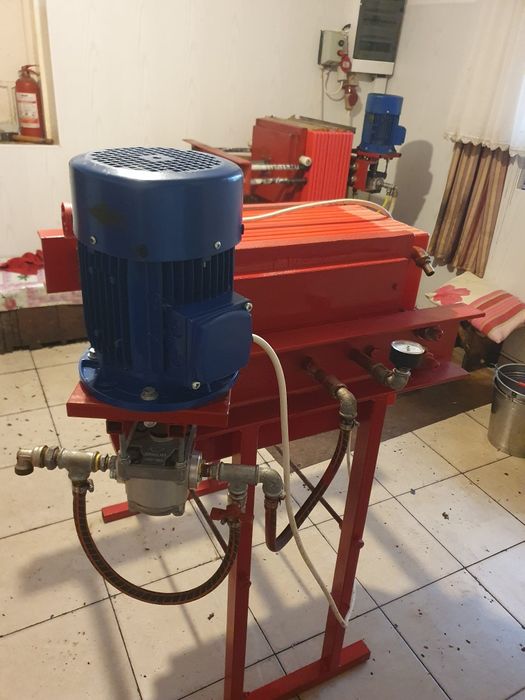 Presa de ulei floarea soarelui(filtru ulei)