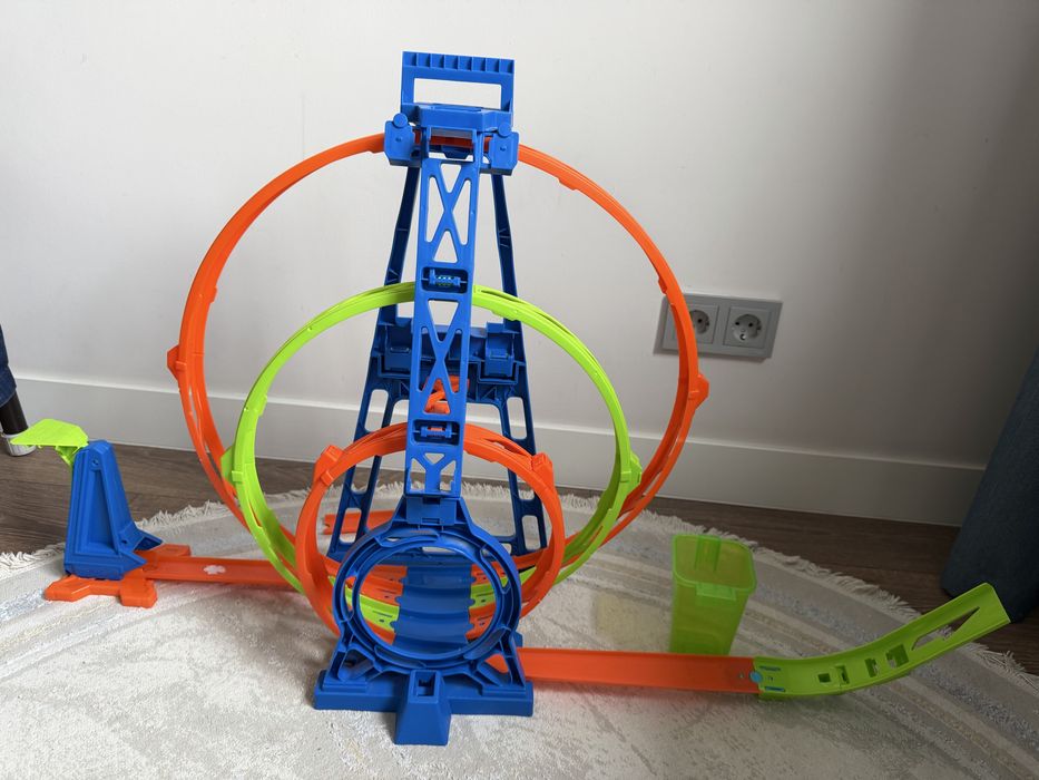 Трасса Hot Wheels