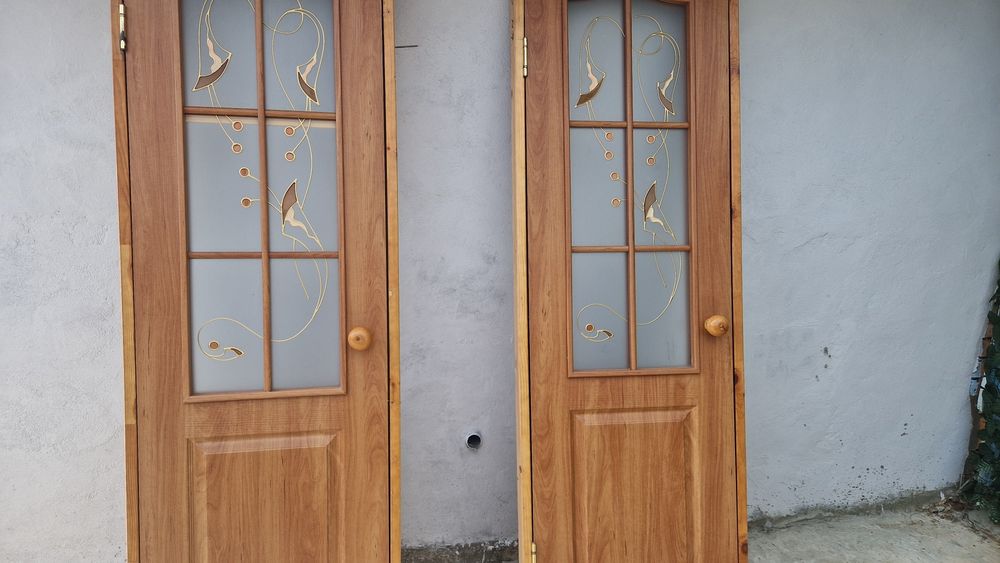 Продам двери в хорошем состоянии