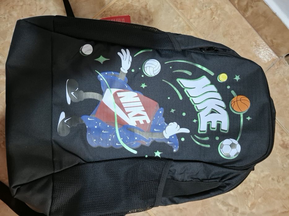 Ghiozdan Nike NOU