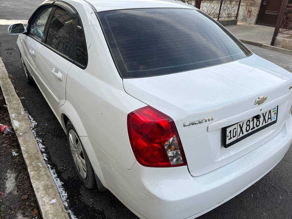 Продается Chevrolet Lacetti 1.8 2009 года  надежный спутник на дороге!