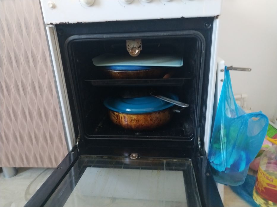 Продам газовую плиту