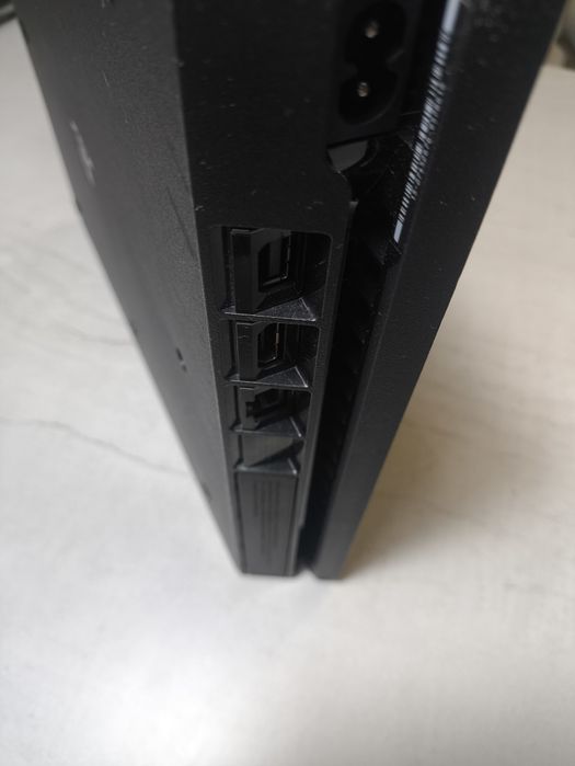 Продаю пс 4 с играми