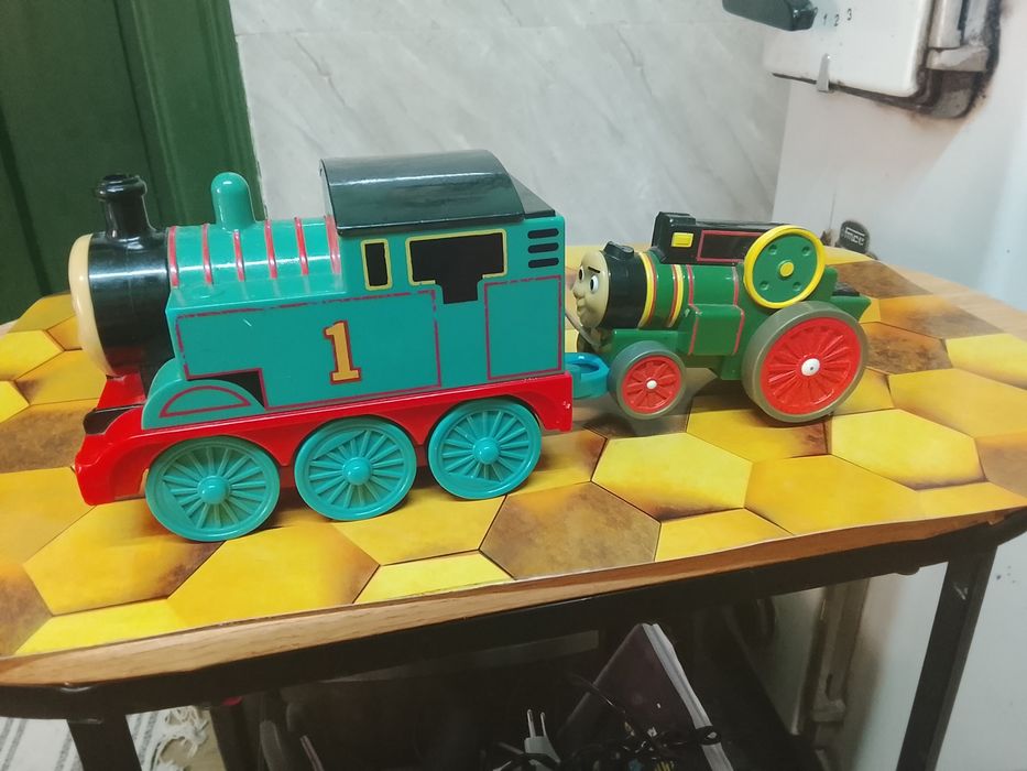 Tren Thomas  2 trenuri