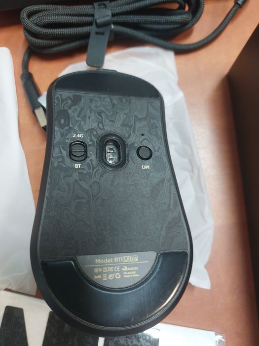 Mouse gaming ultrausor Atack Shark R11 Ultra carbon nou la cutie