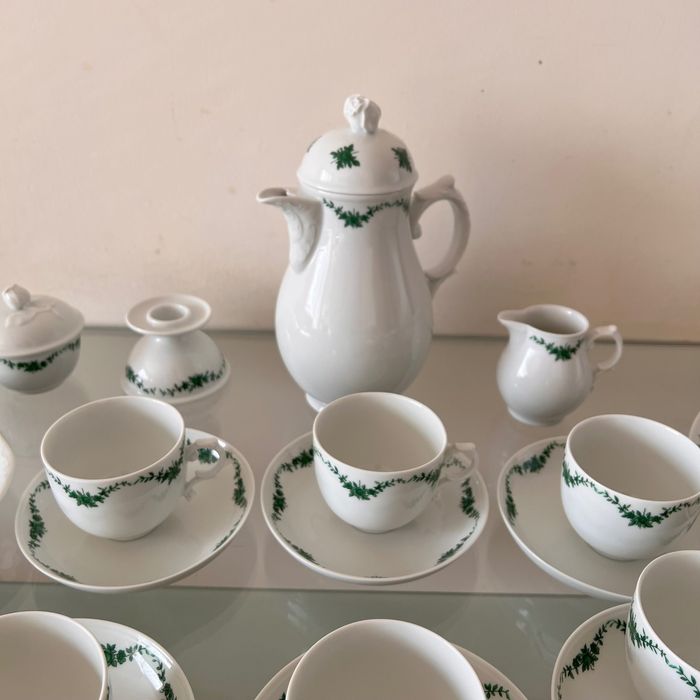 Alt Fürstenberg “Schlossgarten – Grüne Ranke” – кафе сервиз за 9 души