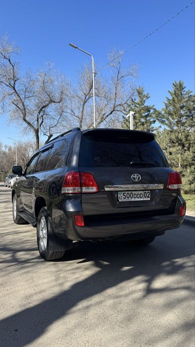 Аренда Land Cruiser 200 с водителем!