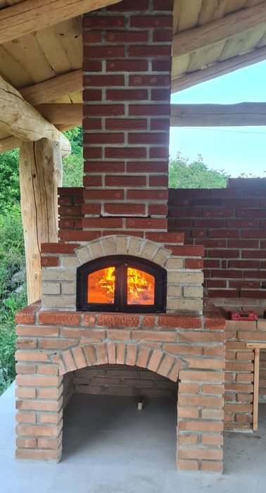 Efectuez bucatarii pt gradina ,precum si   lucrari  in caramida aparentă