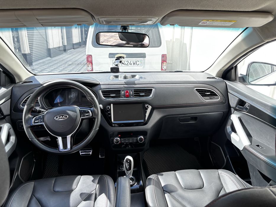Электромобиль JAC  300 км